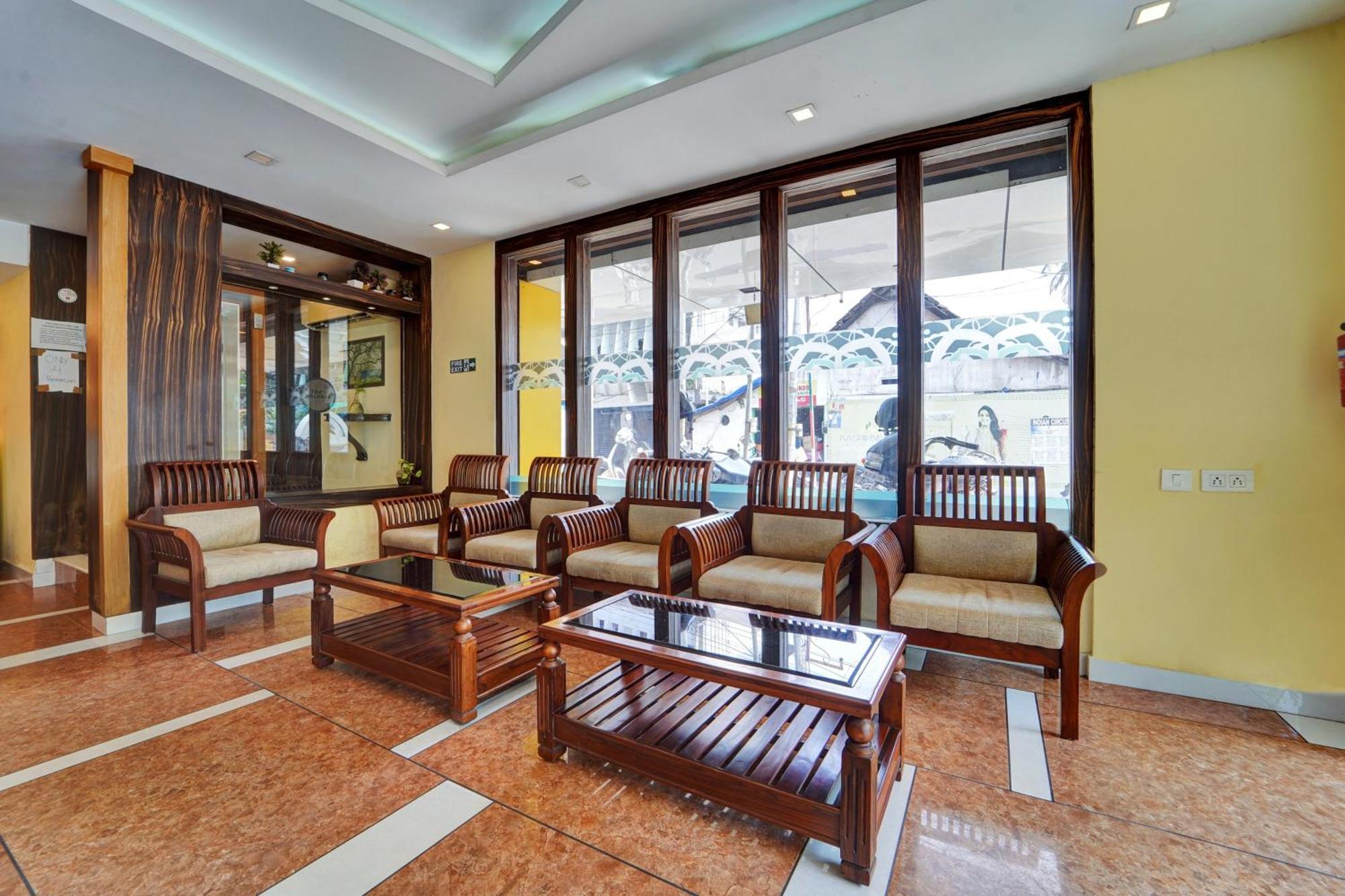 מלון Kochi Super Townhouse Ernakulam North מראה חיצוני תמונה