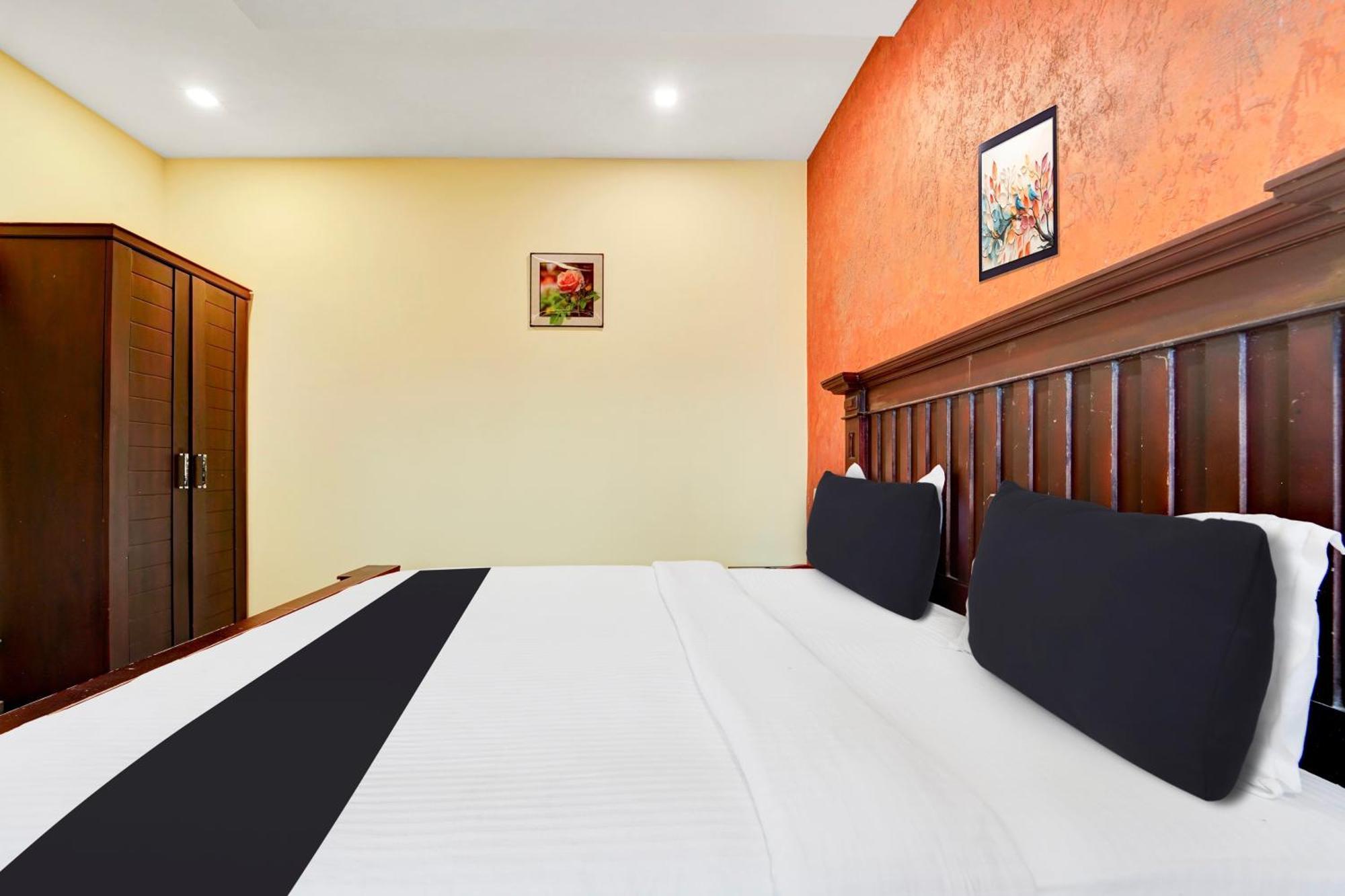 מלון Kochi Super Townhouse Ernakulam North מראה חיצוני תמונה
