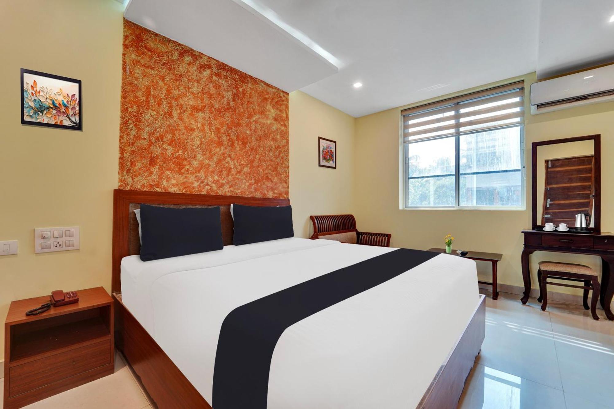 מלון Kochi Super Townhouse Ernakulam North מראה חיצוני תמונה