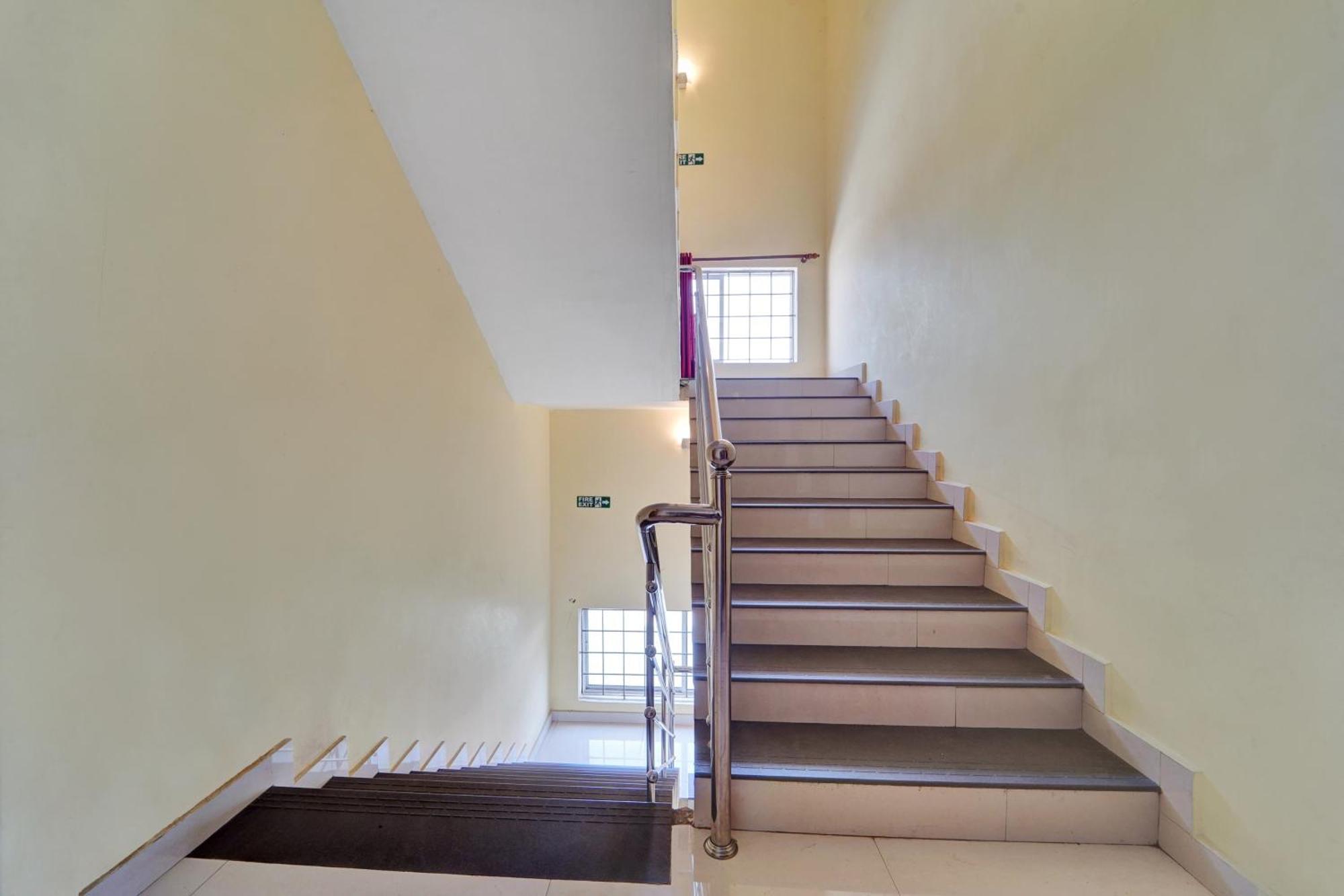 מלון Kochi Super Townhouse Ernakulam North מראה חיצוני תמונה
