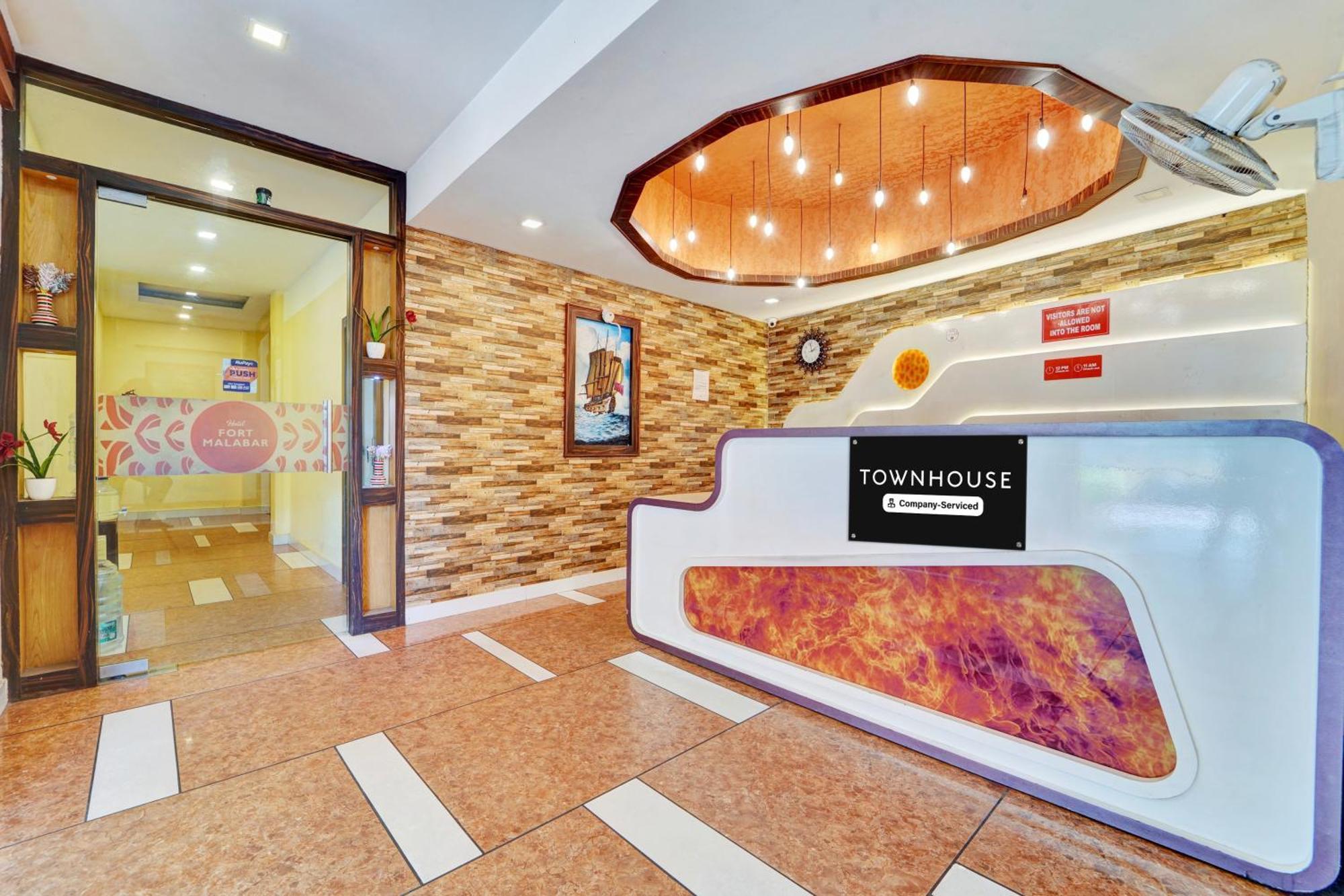 מלון Kochi Super Townhouse Ernakulam North מראה חיצוני תמונה